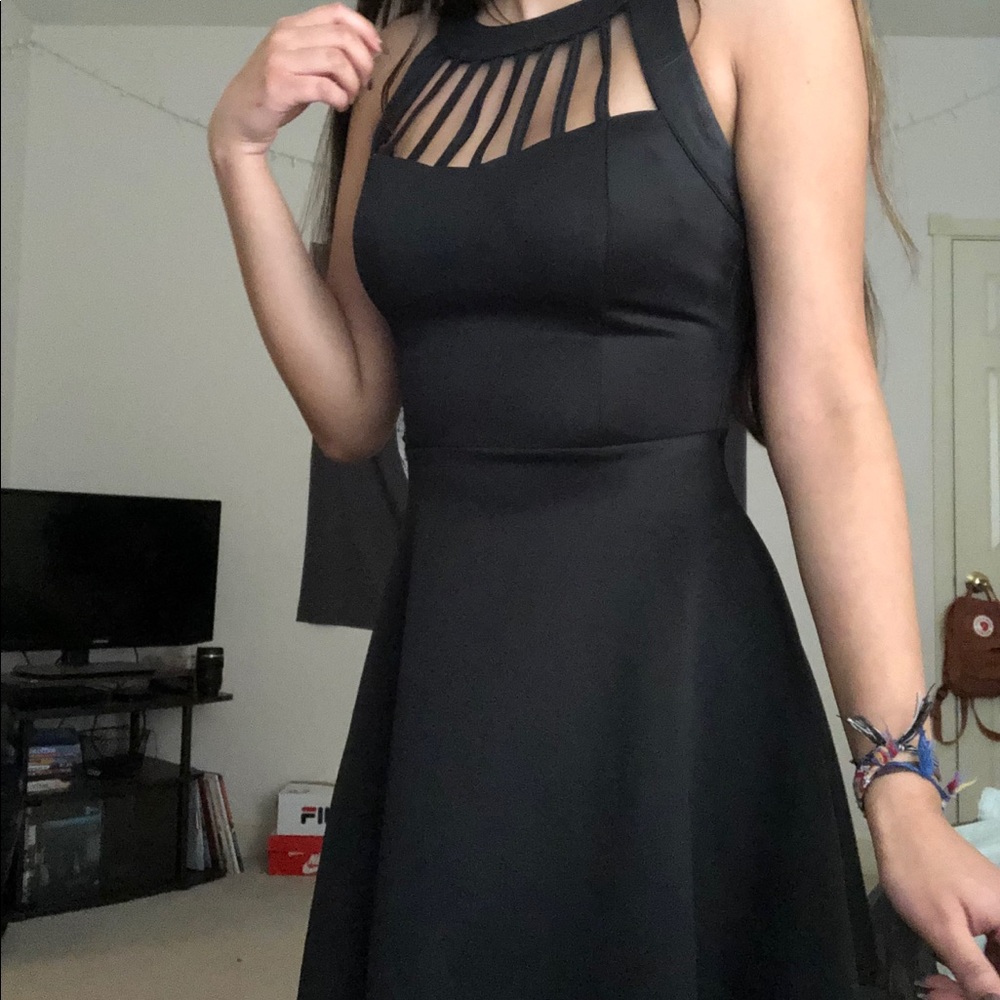 BLACK DRESS
